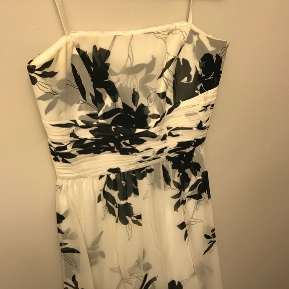 Black & White dress - Picture 2 of 3